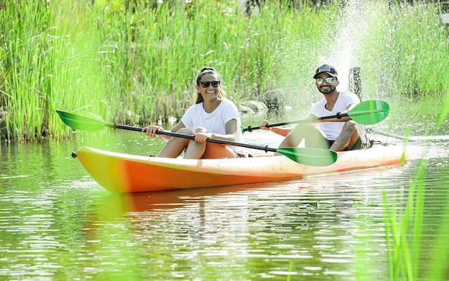 Trèo thuyền Kayak tại Sanctuary Hồ Tràm